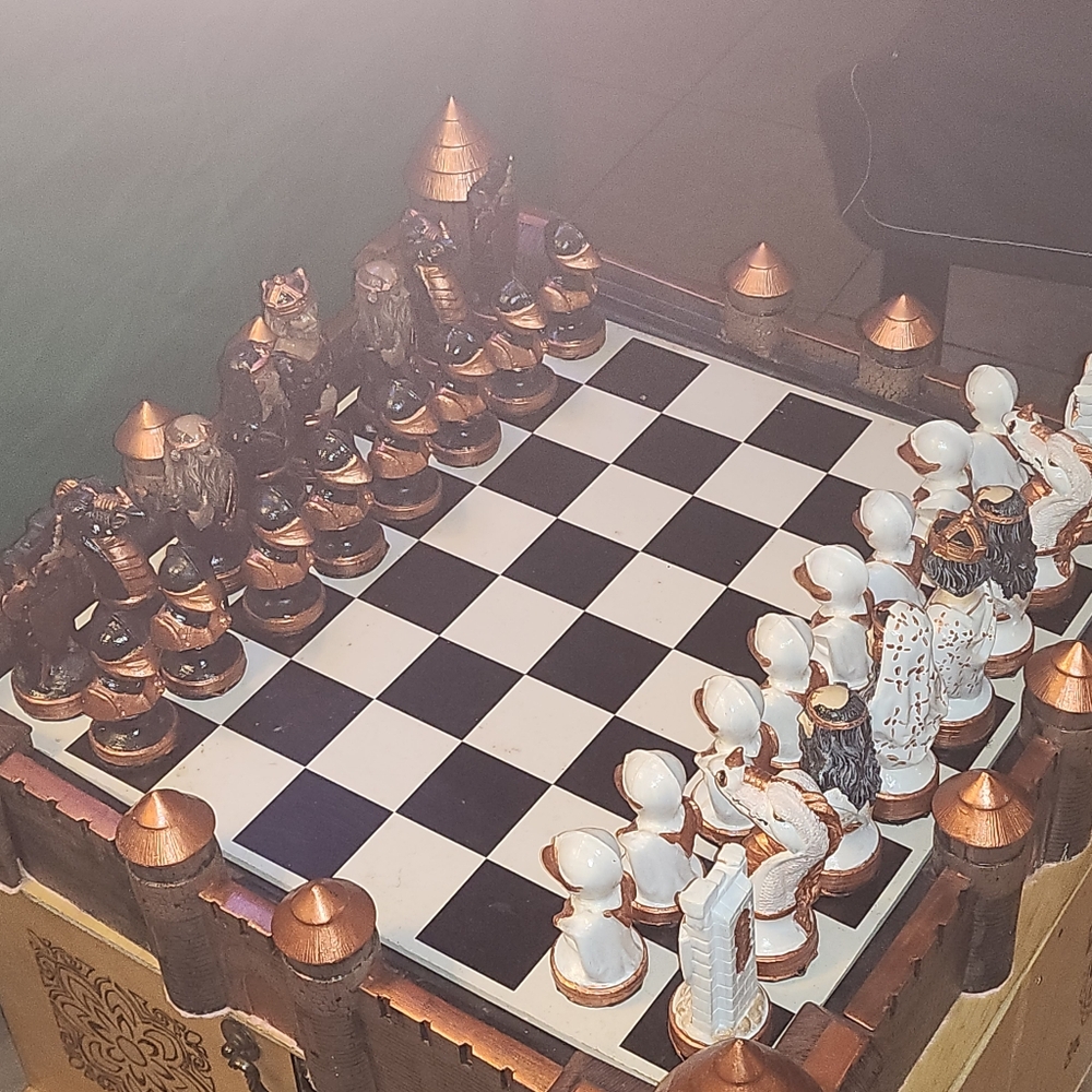 Ceramic Chess set - Picture 6 of 8